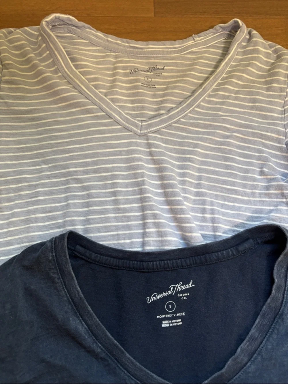 Universal Thread V Neck Bundle - Picture 2 of 2